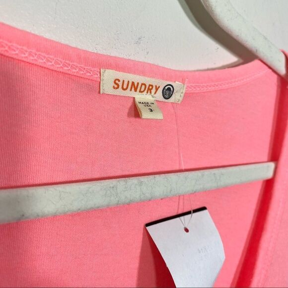 ANTHROPOLOGIE Sundry 100% Cotton Crew Neck T-Shirt in Neon Pink - Size Large - Picture 2 of 5